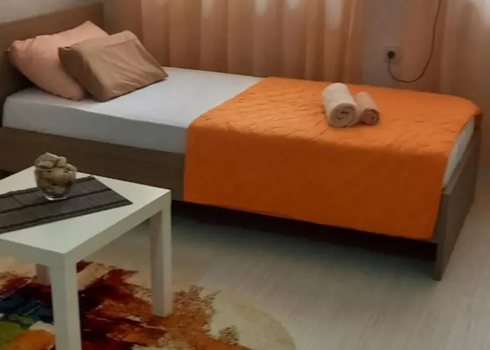 Julia's Place Апартаменти